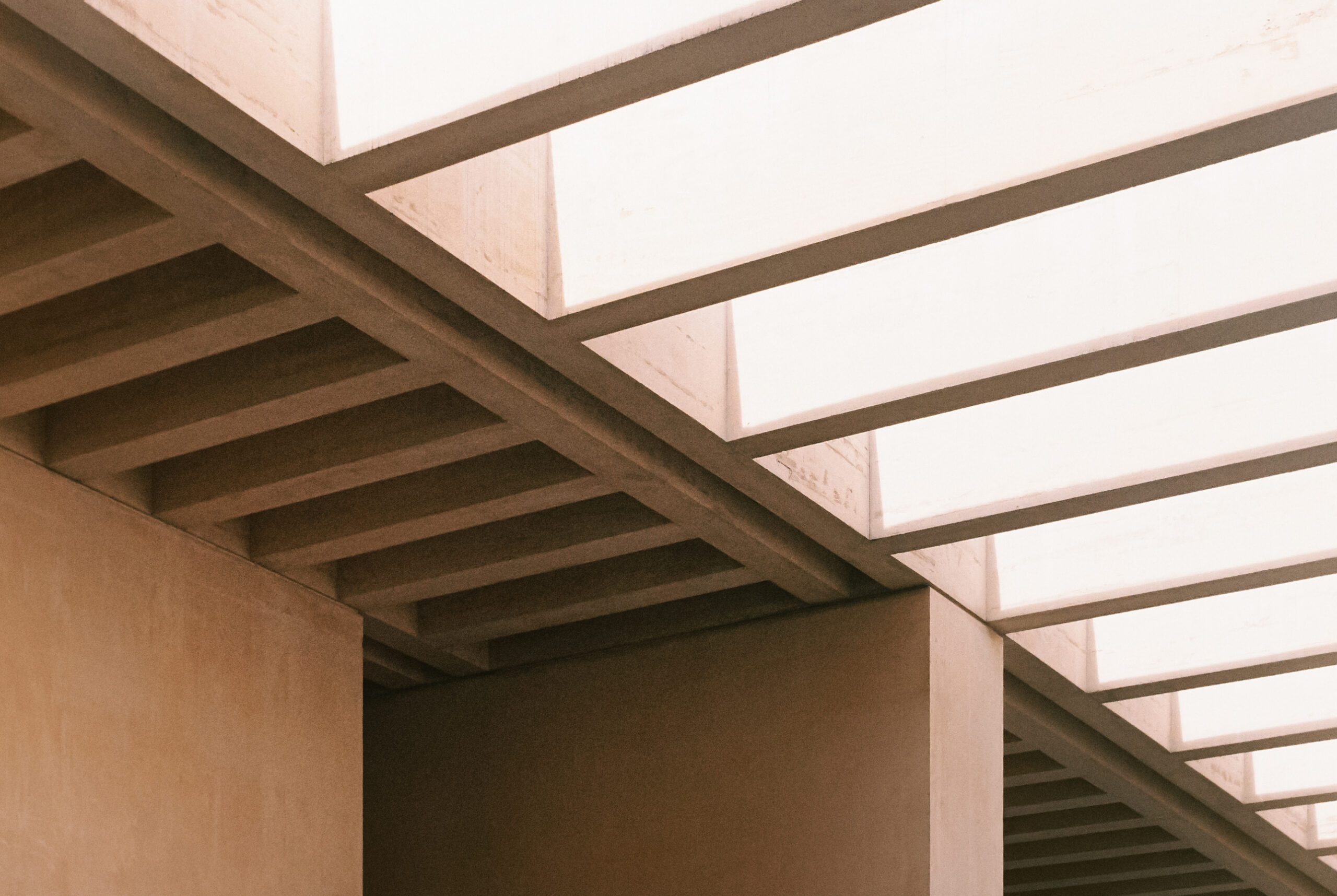Soffit detail showing transverse and longitudinal beam system — Casa SM
